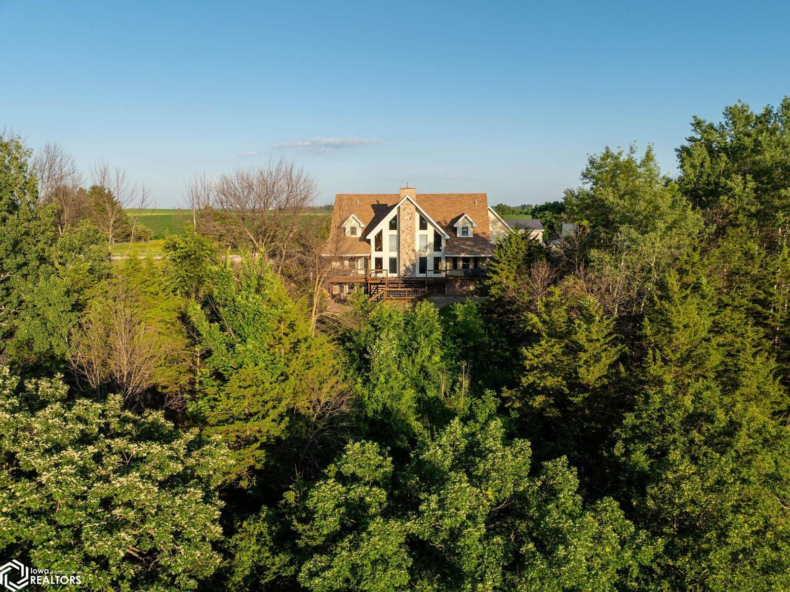 Property Photo:  400 S Ellicott Street  IA 50461