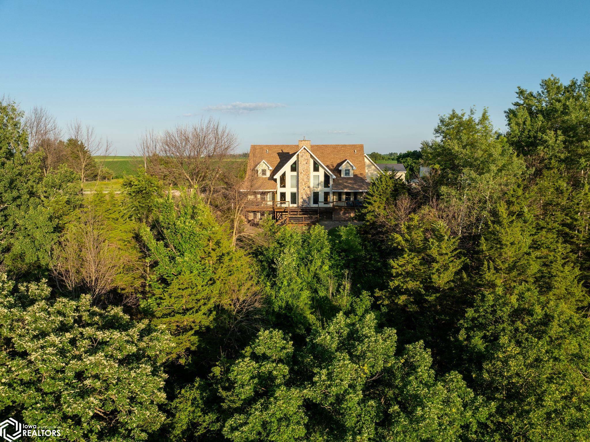 Property Photo: 400 S Ellicott Street IA 50461