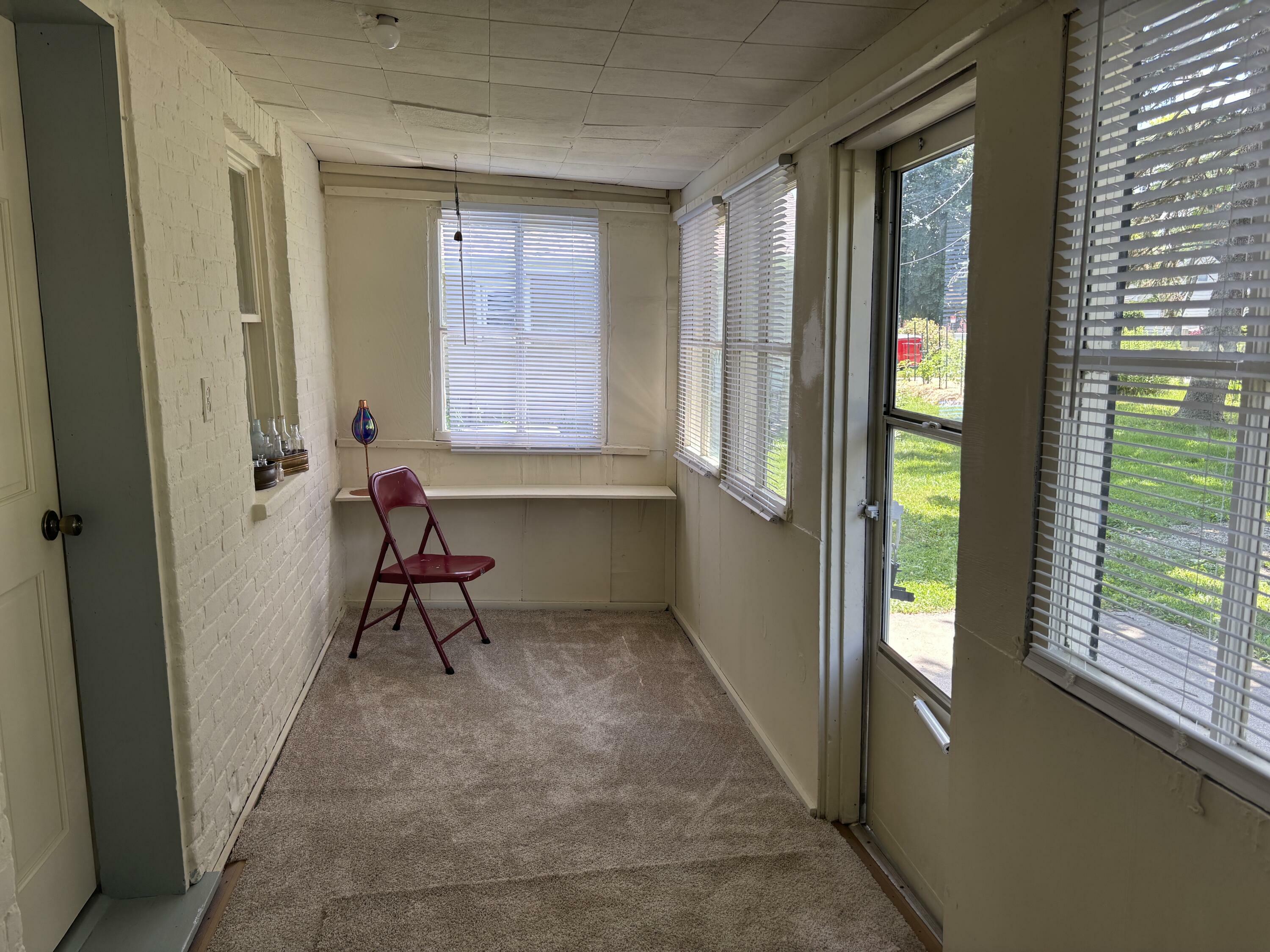 Property Photo: 228 Lounsbury St WI 53098