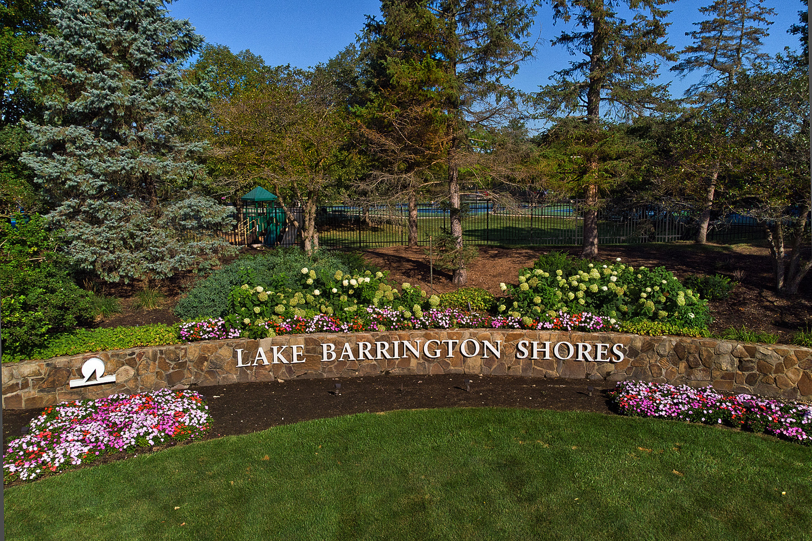 Property Photo: 331 Oak Hill Road A IL 60010