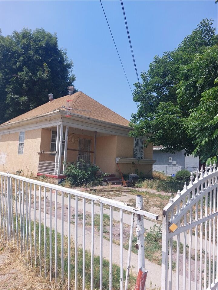 Property Photo: 1327 Vine Street CA 92411