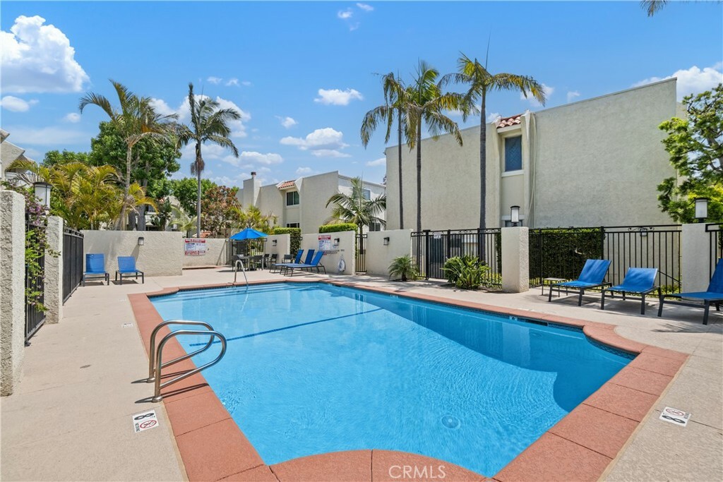 Property Photo: 421 2nd Street CA 90254