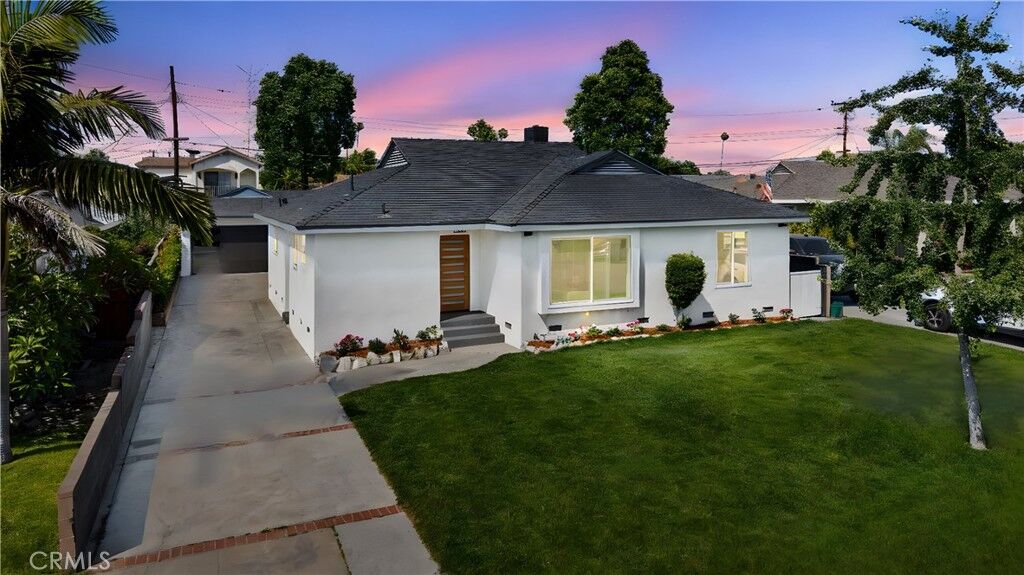 Property Photo: 7421 Ivo Street CA 90240