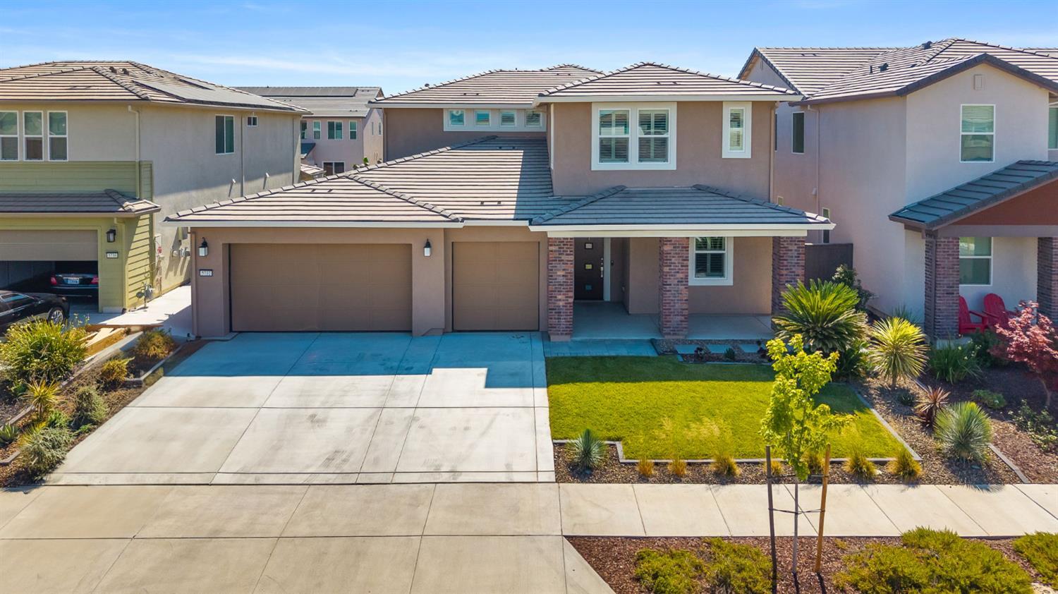 Property Photo: 5732 Alloway Street CA 95835