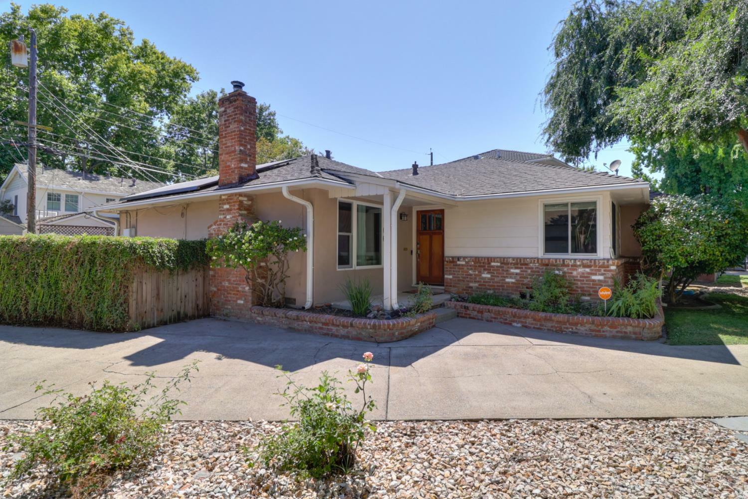 Property Photo: 1040 9th Avenue CA 95818