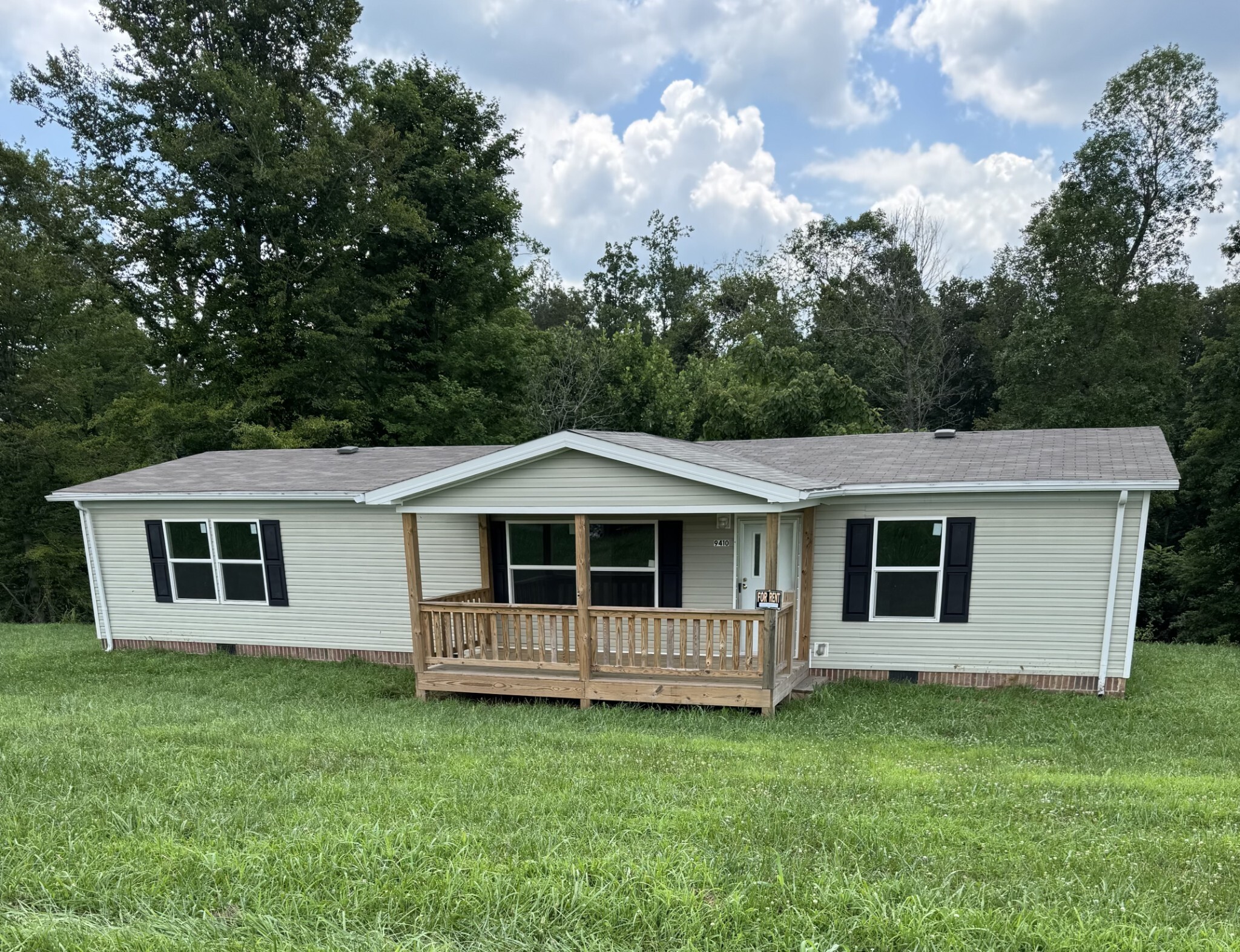 Property Photo: 9410 Sunrise Road TN 37150
