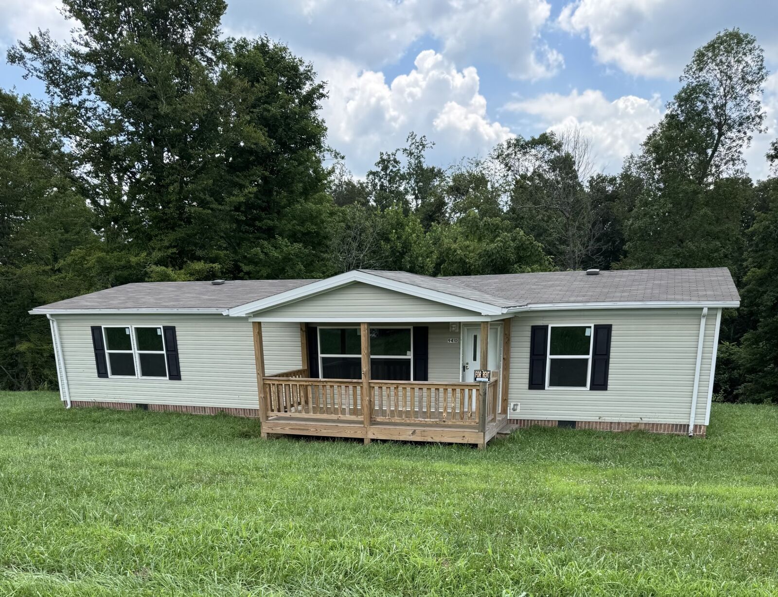 Property Photo: 9410 Sunrise Road TN 37150