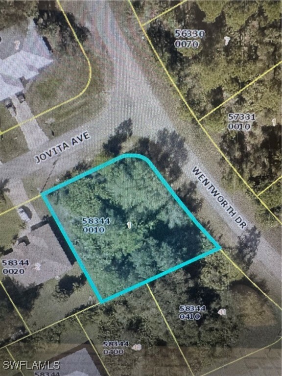 Property Photo: 735 Wentworth Drive FL 33972