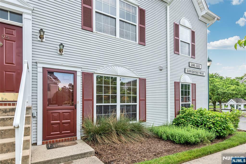 Property Photo:  1096 Coventry Way  NJ 07430 