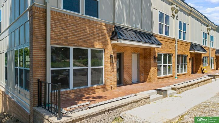Property Photo:  1010 S 33rd Street  NE 68105 
