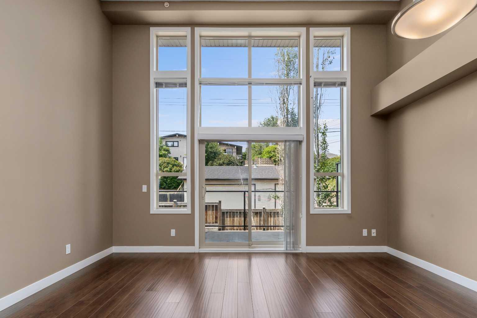 Property Photo: 4303 1 Street NE 409 AB T2E 7M3