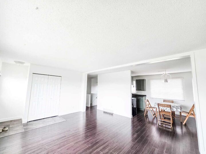 Property Photo:  1102 55 Street  AB T7E 1J7