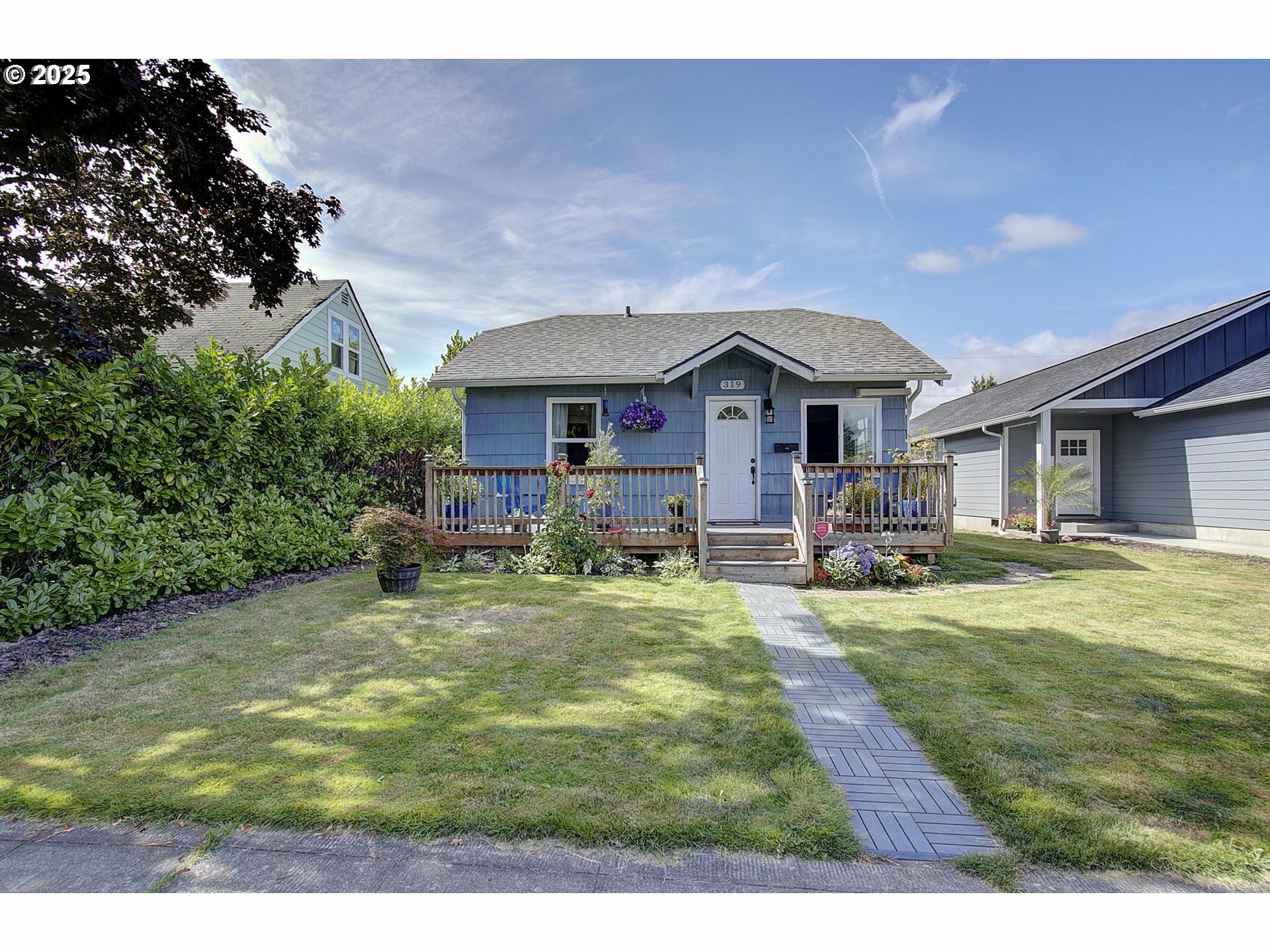 Property Photo: 319 Colorado St WA 98632