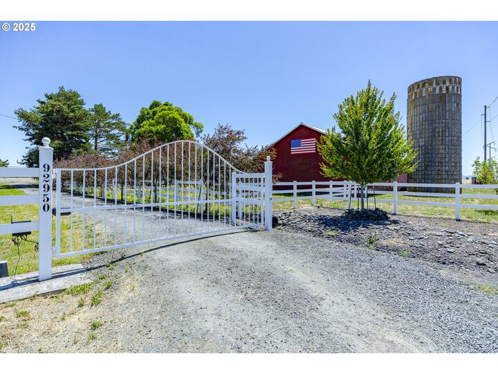 Property Photo: 92950 Pitney Ln OR 97448