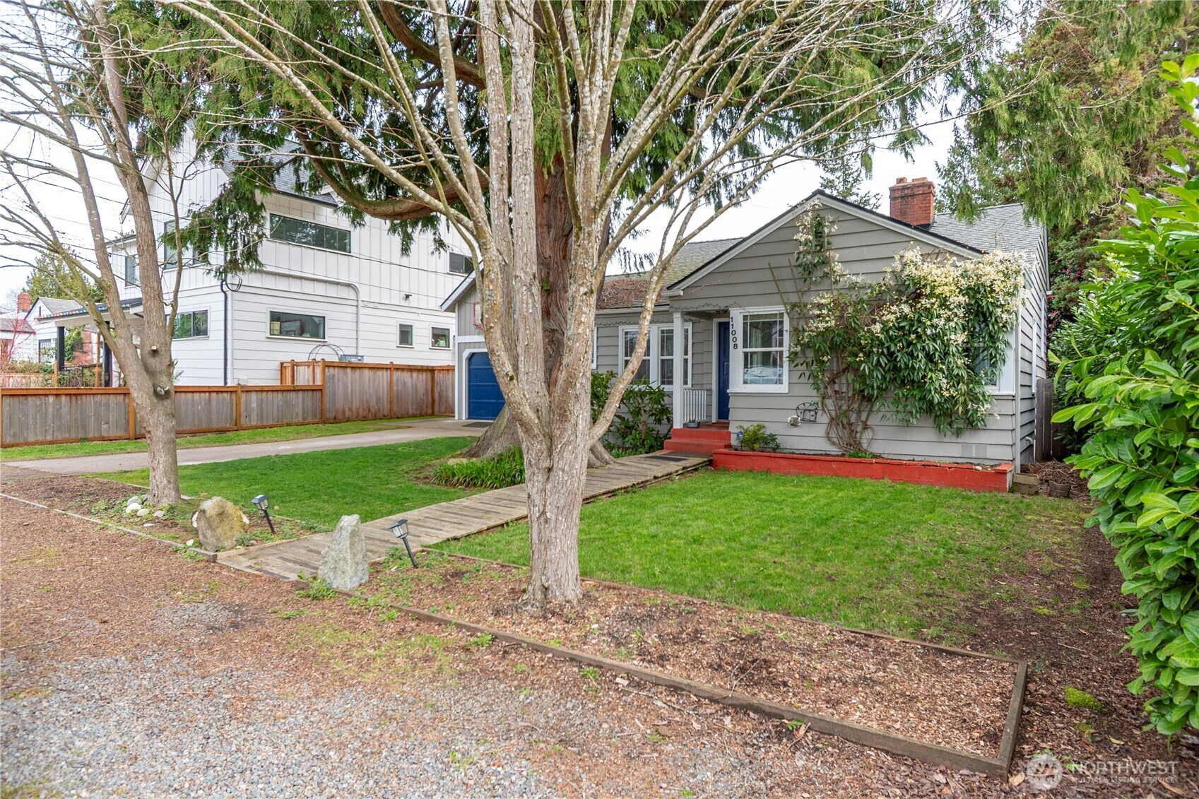 Property Photo: 11008 Dayton Avenue N WA 98133