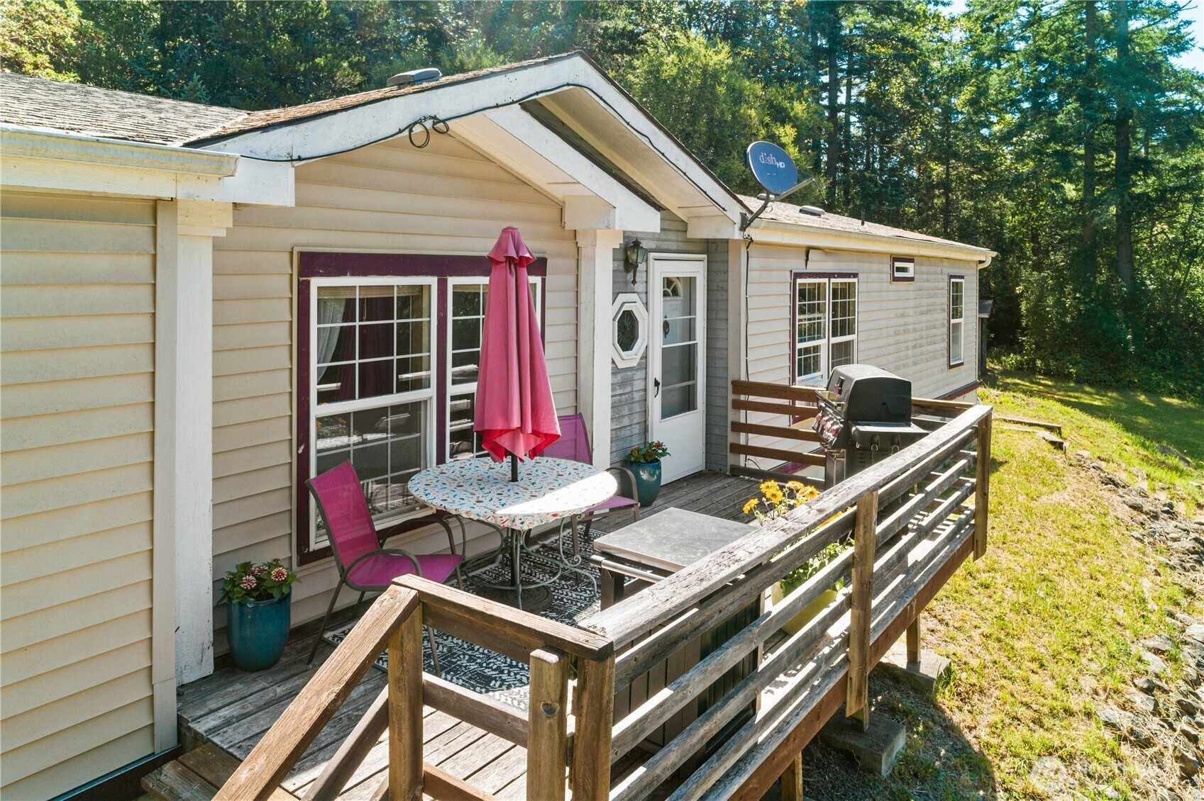 Property Photo: 301 Salmonberry Lane WA 98250