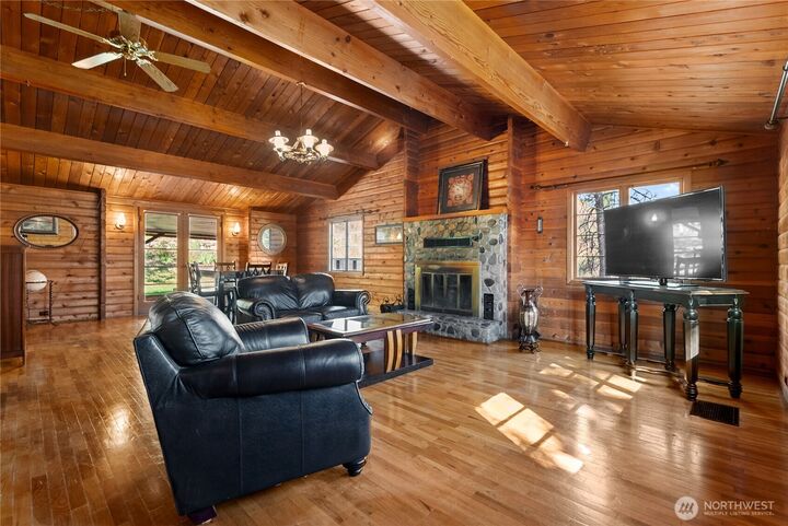 Property Photo: 19834 State Route 20 WA 98856