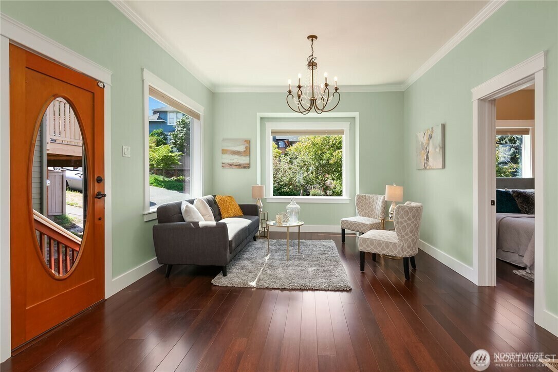 Property Photo: 6208 Fremont Avenue N WA 98103