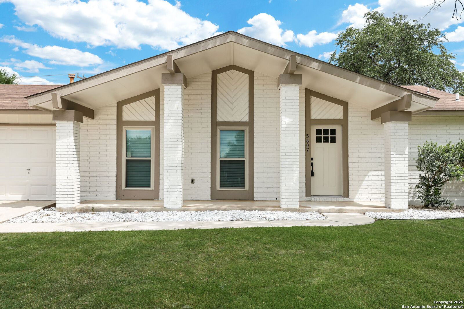Property Photo:  5807 Sun Ridge  TX 78247 