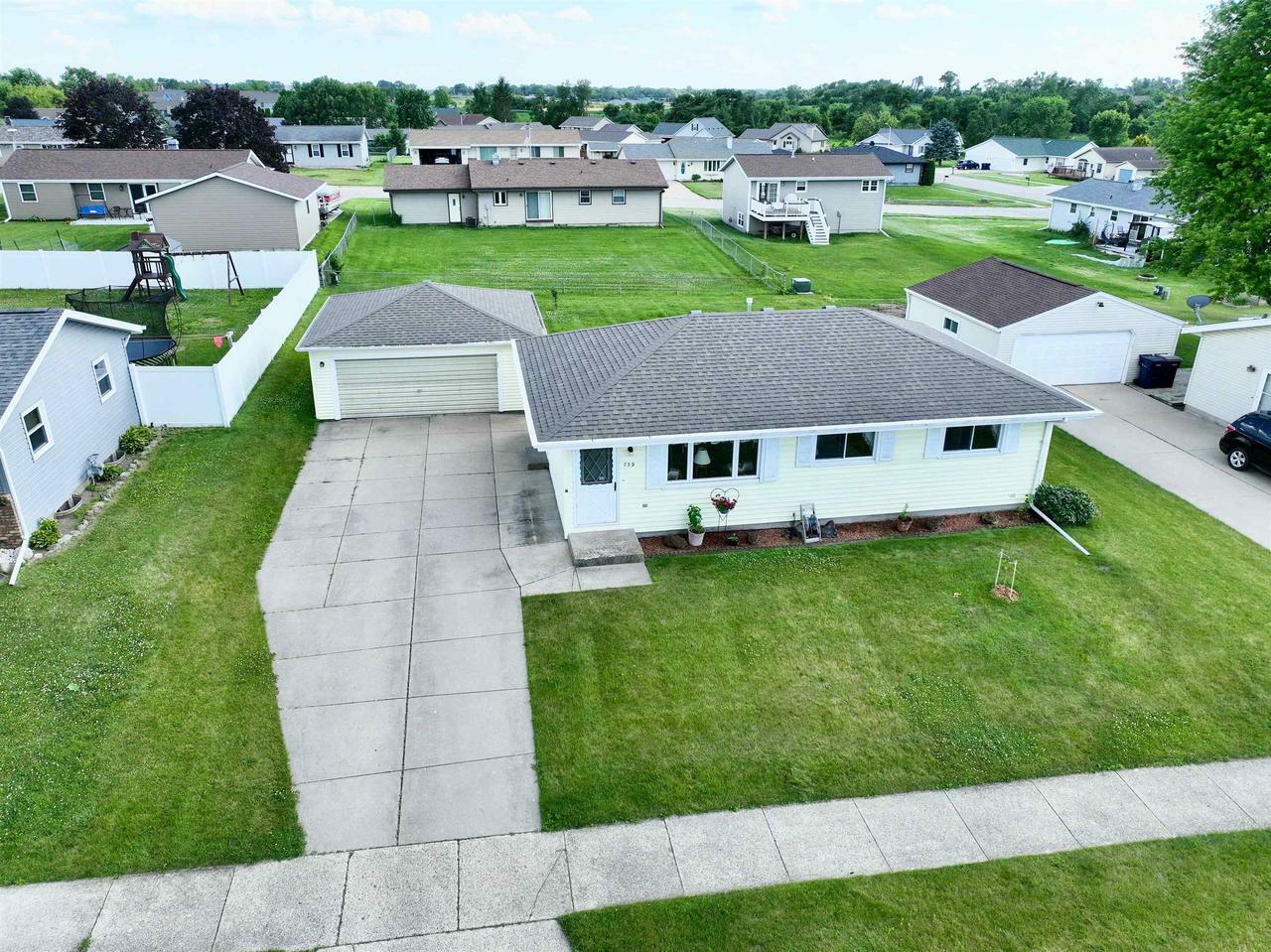 Property Photo: 739 Roosevelt Avenue WI 53546