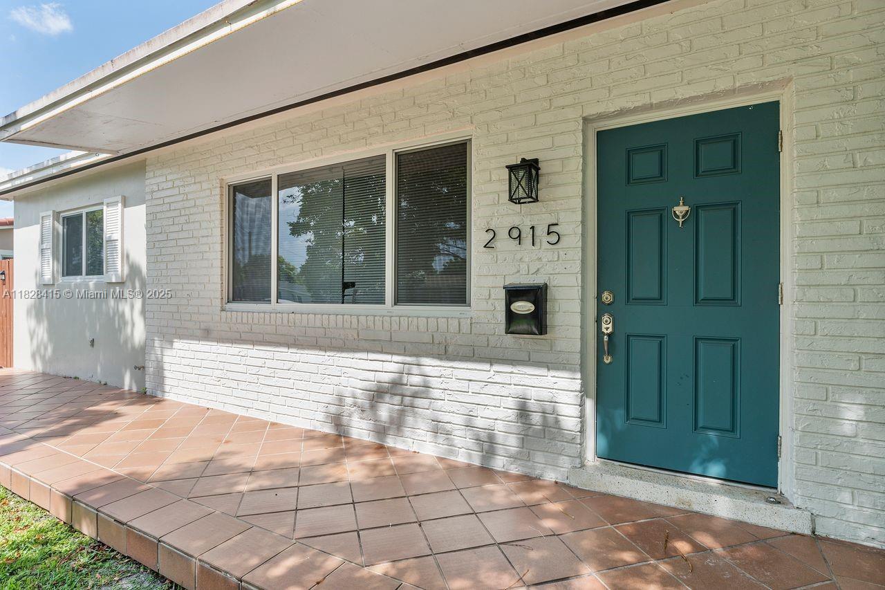 Property Photo: 2915 SW 92nd Pl FL 33165