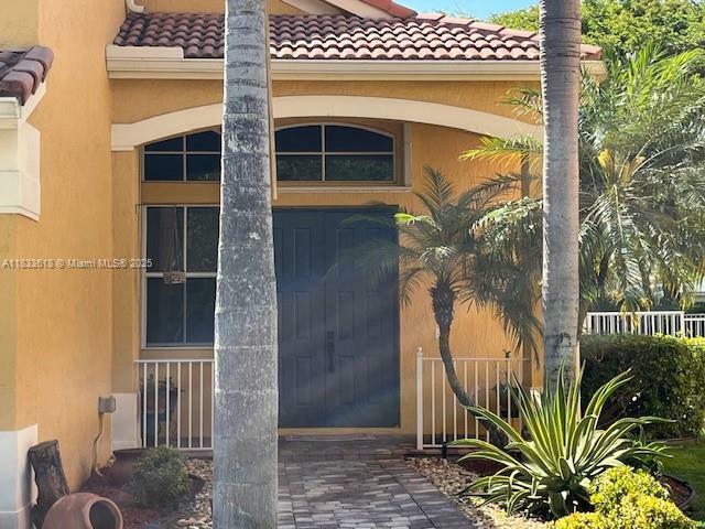 Property Photo: 4008 Staghorn Ln FL 33331