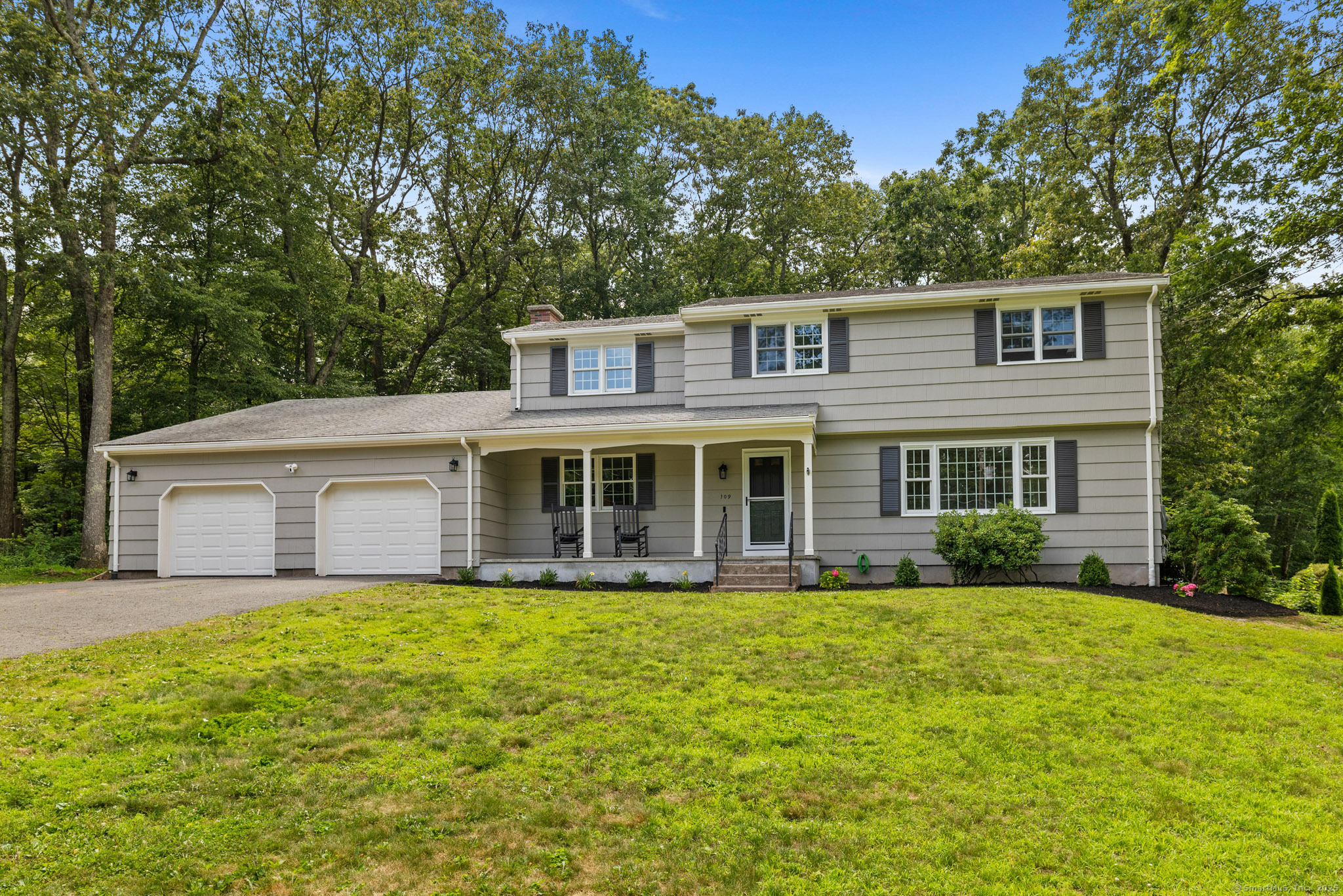Property Photo: 109 Robin Circle CT 06084