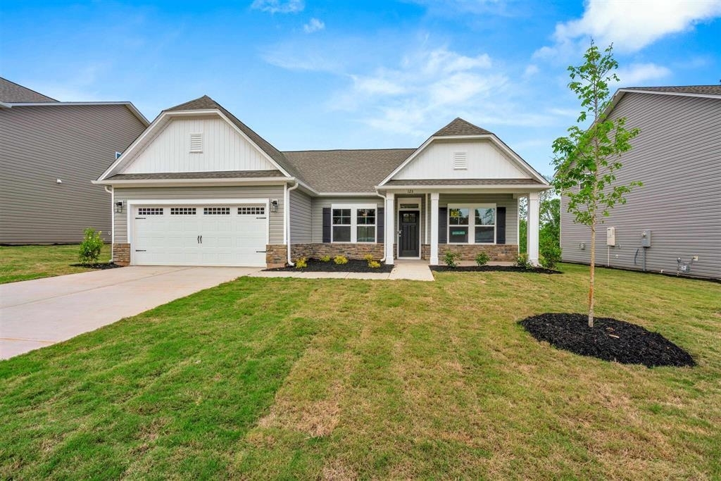 Property Photo: 123 Hunter Ridge Drive SC 29316