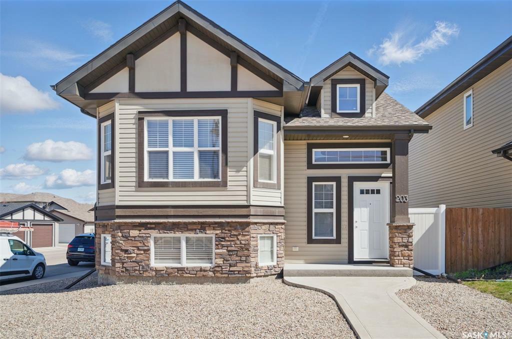203 Langlois Way  Saskatoon SK S7T 0K8 photo