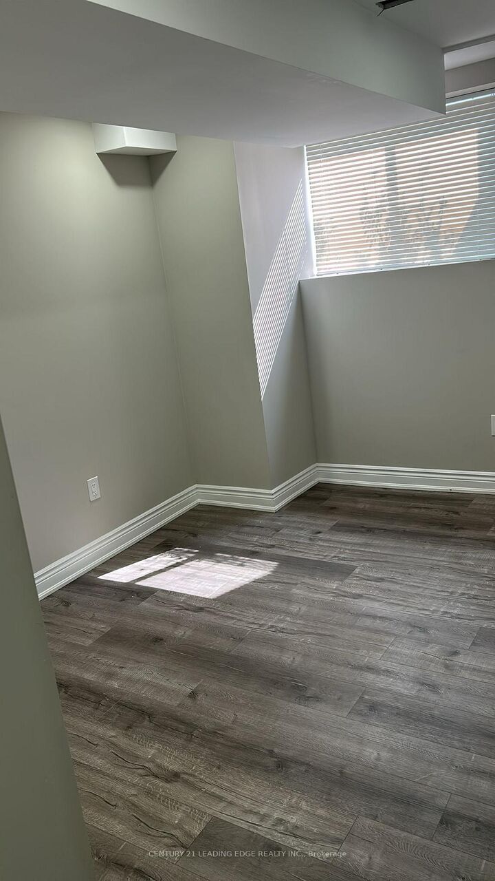 Photo de la propriété:  1466 Kovachik Boulevard 1A  ON L9E 1T6 