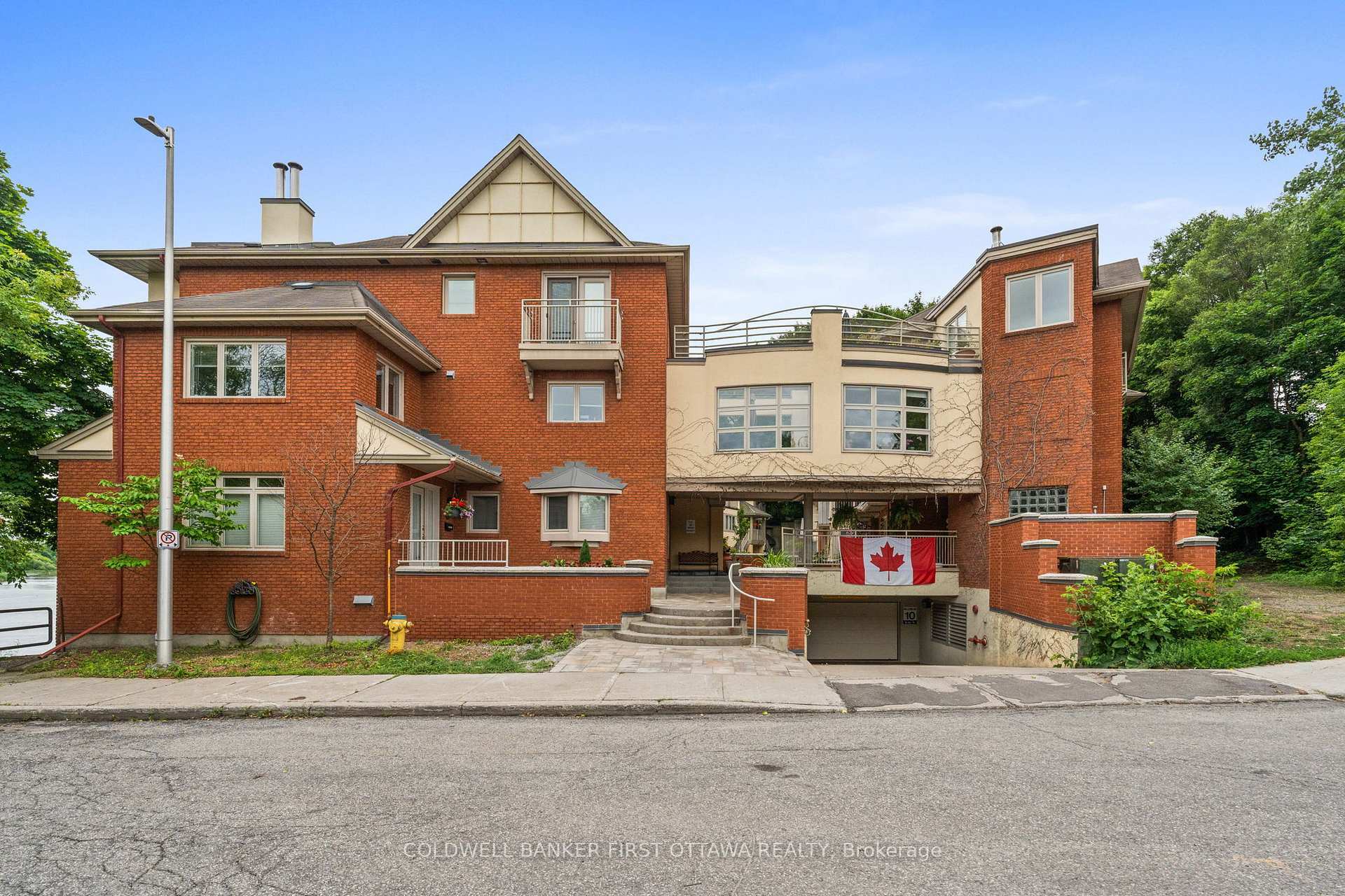 Property Photo: 250 Fountain Place 111F ON K1N 9N7