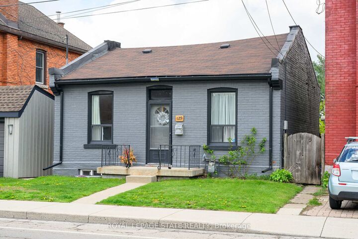 Photo de la propriété: 129 Dundurn Street N ON L8R 3E7