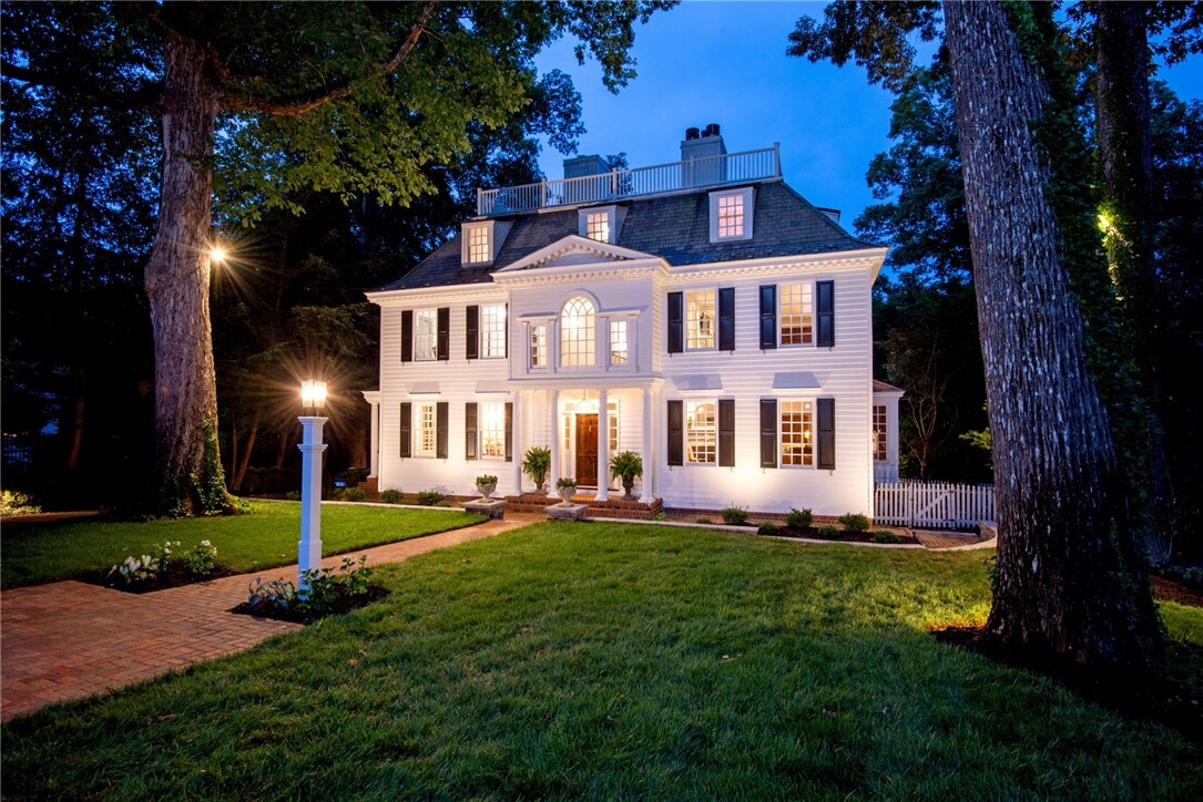Property Photo: 99 Walnut Hills Drive VA 23185