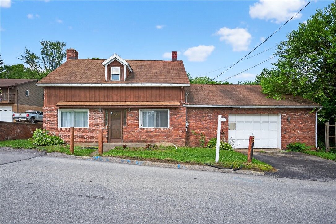 Property Photo:  2509 Thomas Street  PA 15634 