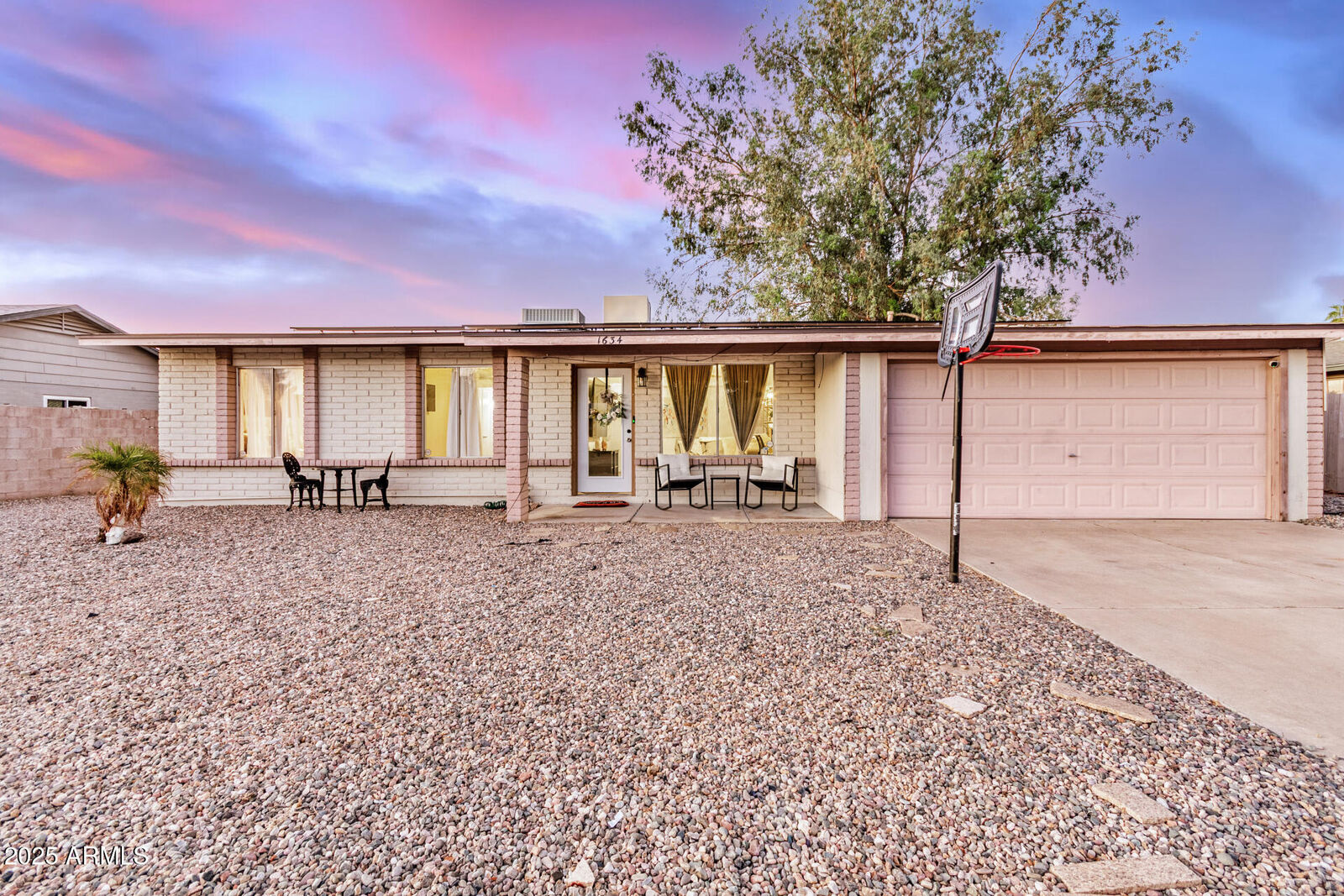 Property Photo: 1634 W Villa Rita Drive AZ 85023
