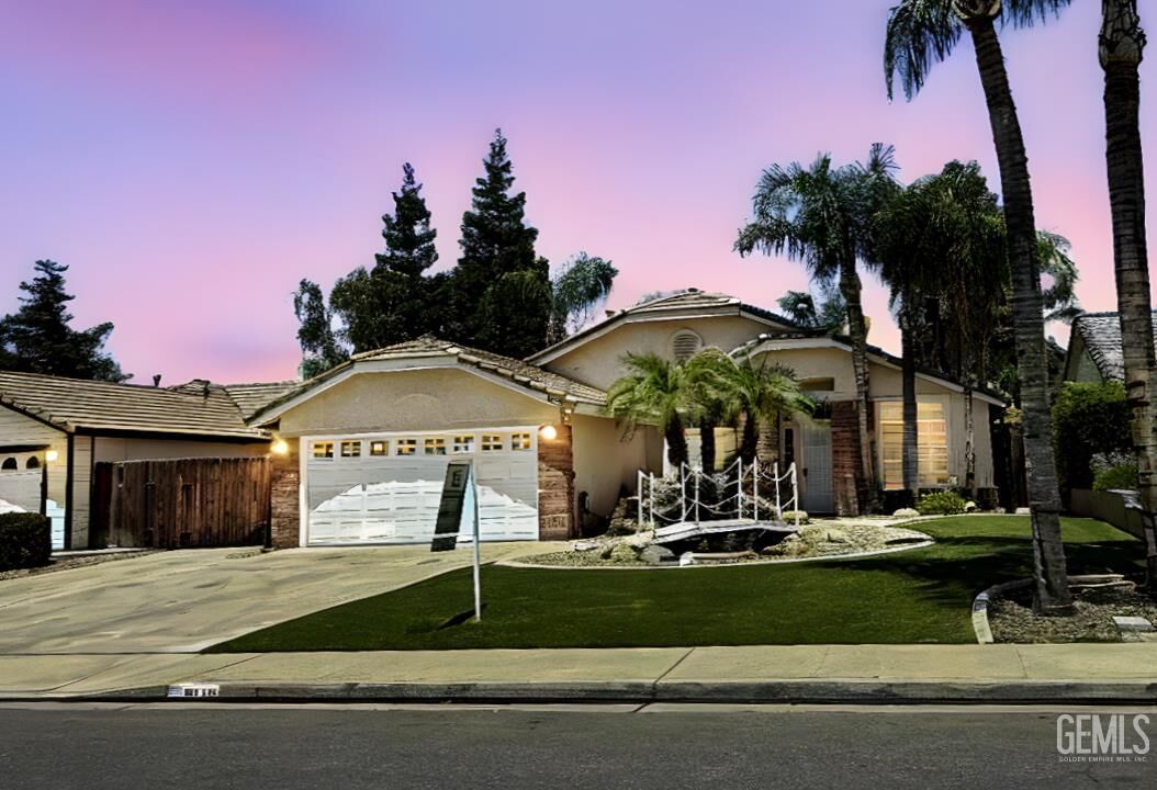 Property Photo: 8420 Rockport Drive CA 93312