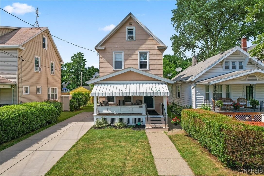 Property Photo:  2412 Pierce Ave  NY 14301 