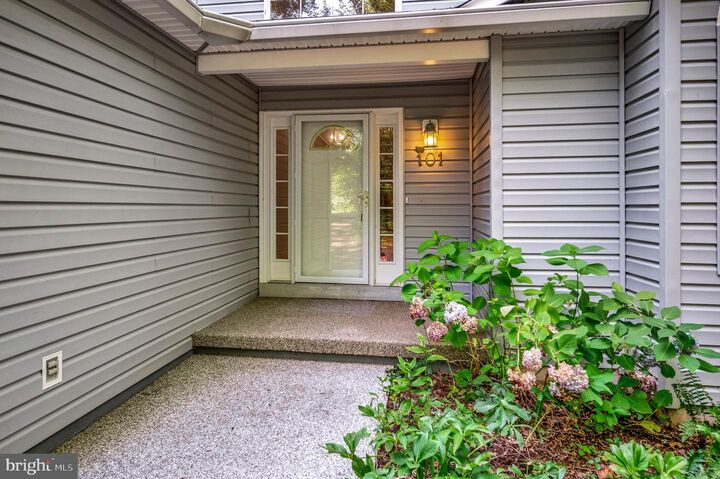 Property Photo:  101 Birch Court  VA 22508 