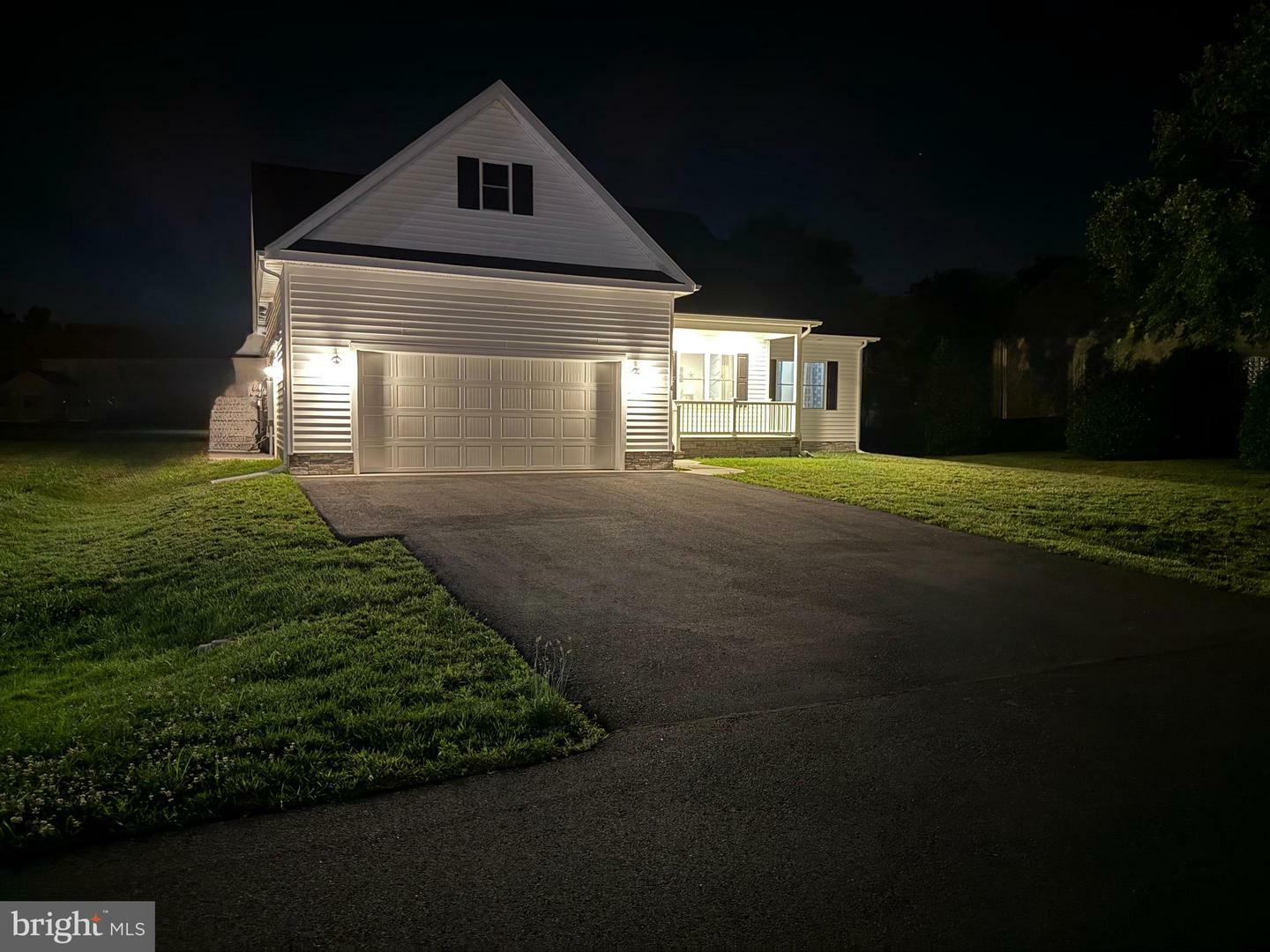 Property Photo: 4 Plantation Court DE 19970