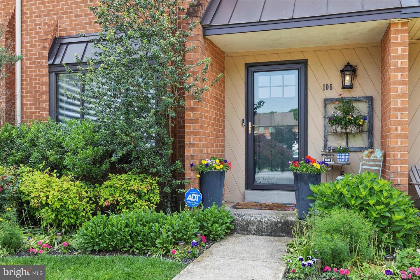 Property Photo:  106 Caernarvon Court  PA 19341 