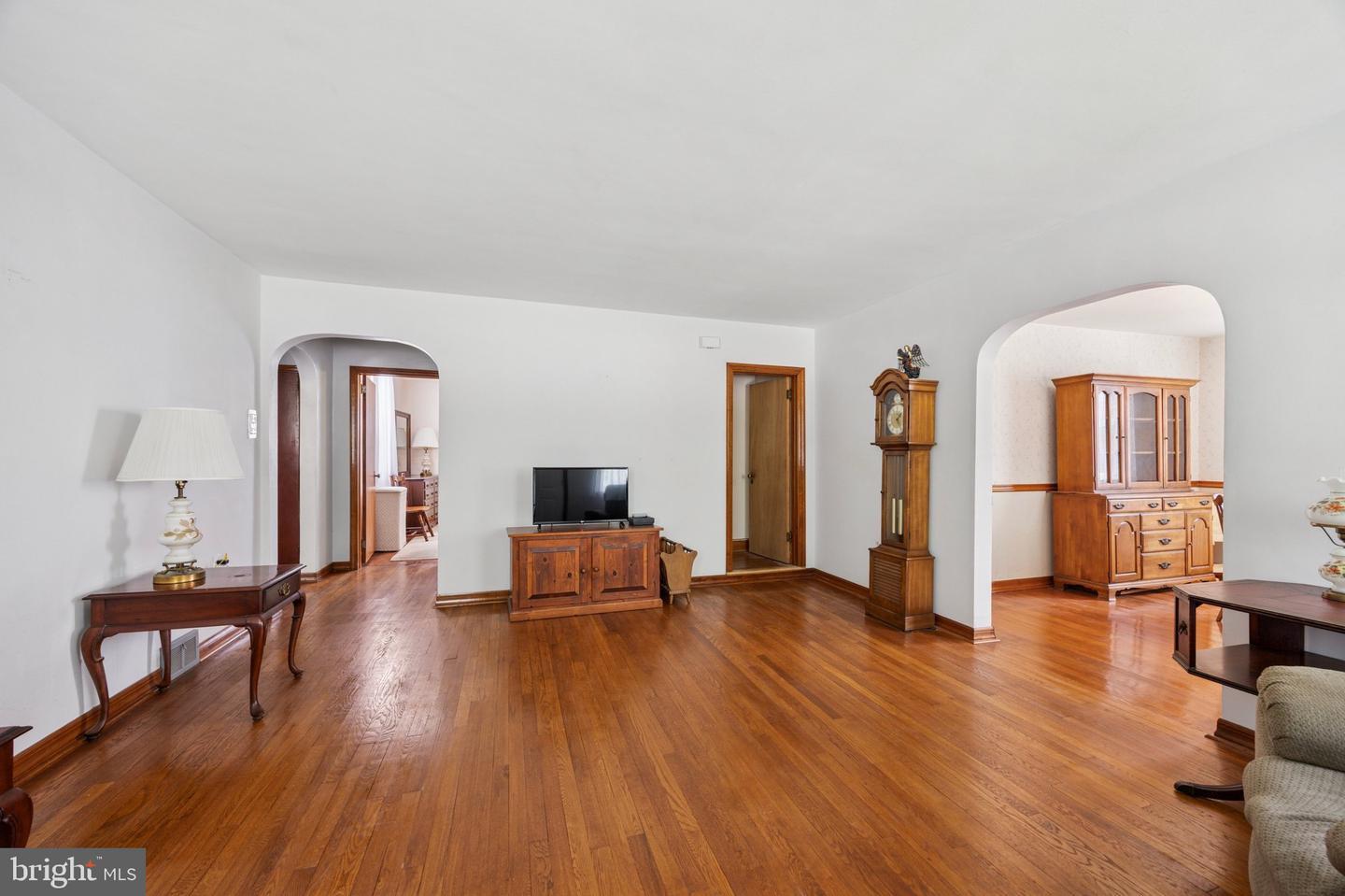 Property Photo: 1151 Fitzwatertown Road PA 19001