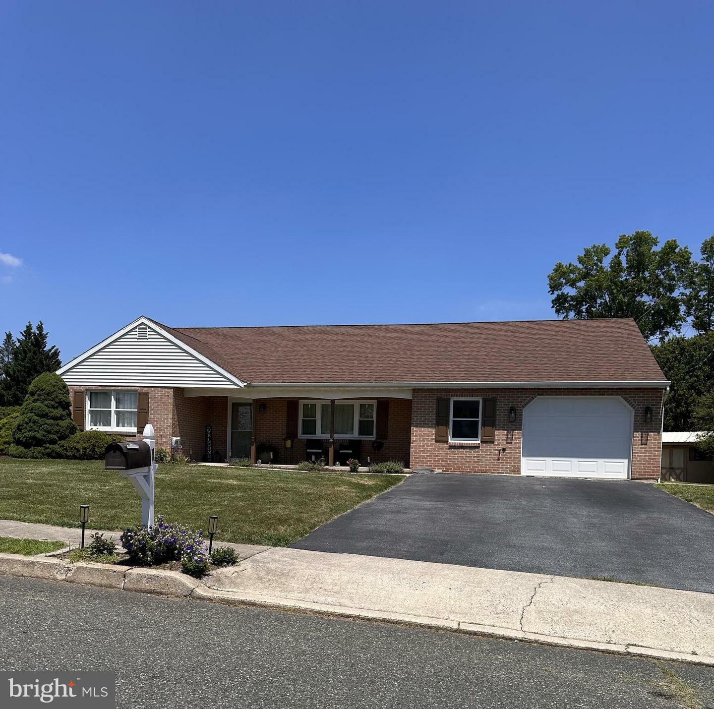 1 Heather Court  Douglassville PA 19518 photo
