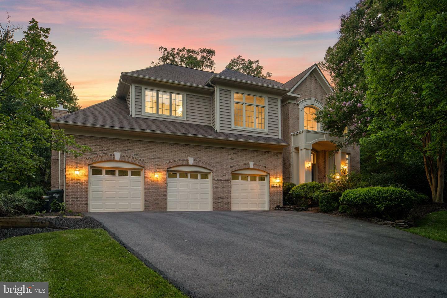 Property Photo: 12016 Creekbend Drive VA 20194