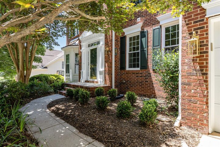 Property Photo:  2919 Shady Reach Lane  NC 28214 