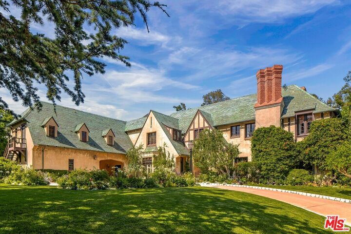 Property Photo:  570 S Mapleton Dr  CA 90024 