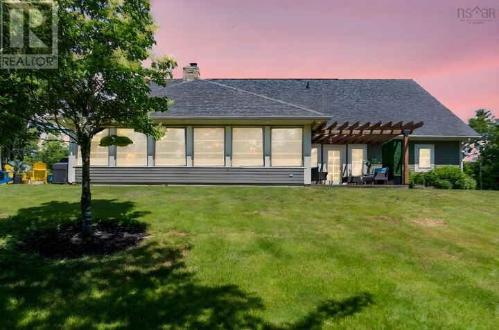 Property Photo: 15 Norwood Court NS B3E 1G3