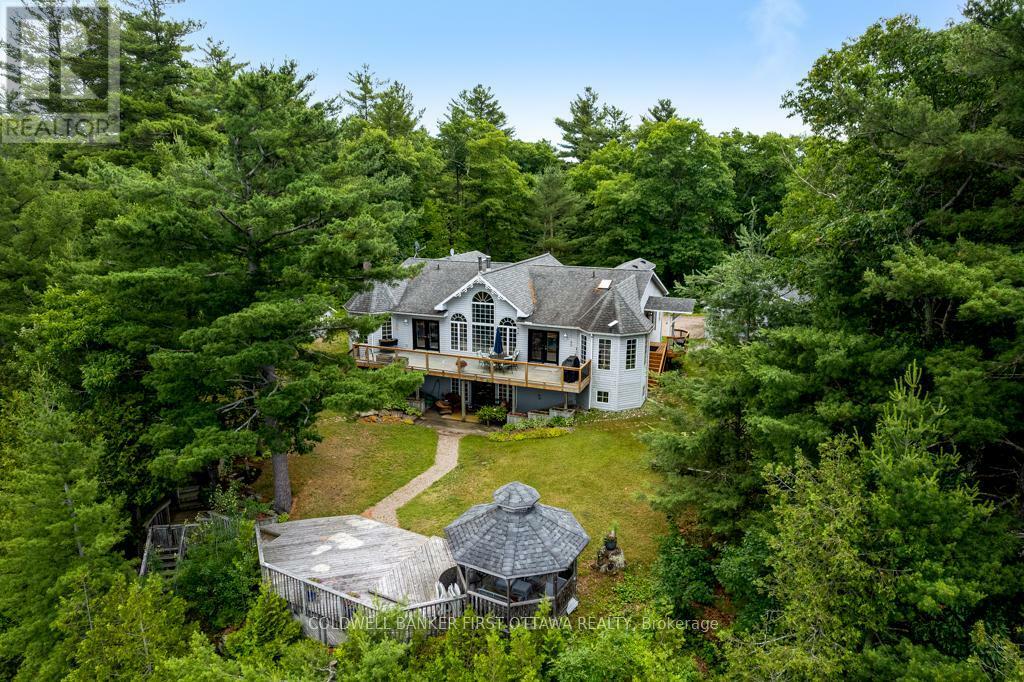 Property Photo: 1718 Blue Heron Ridge ON K0H 1B0