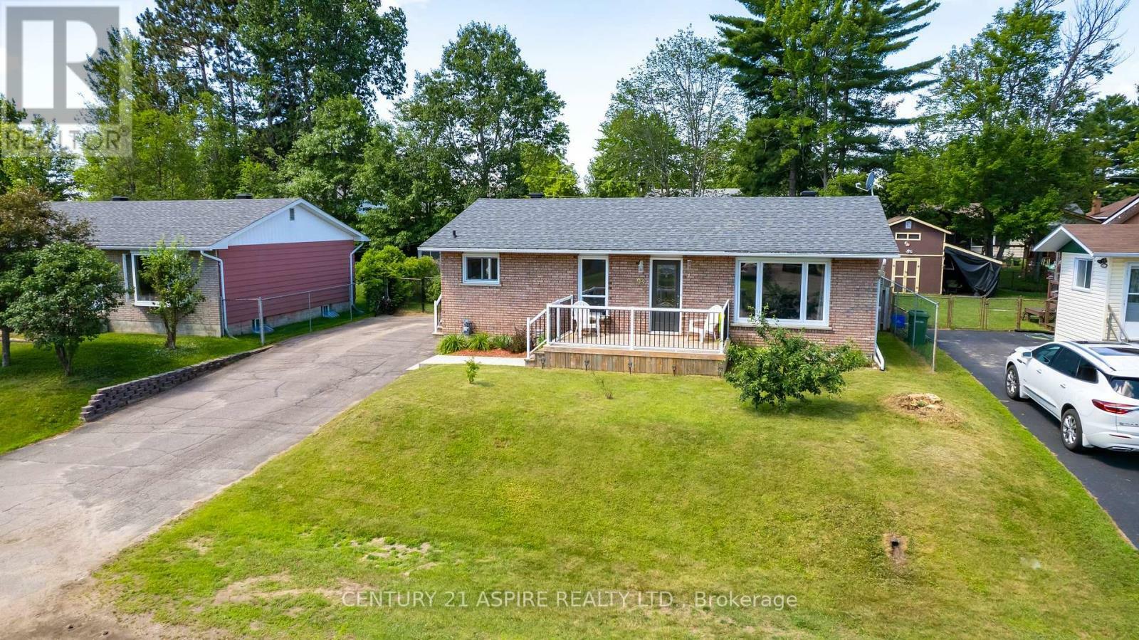 Property Photo: 93 Hemlock Street ON K8H 3C3