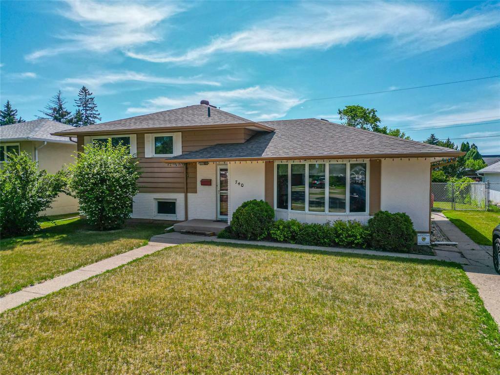 Property Photo: 740 26th Street MB R7B 2L1