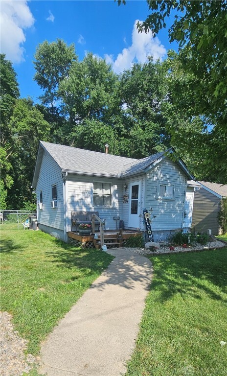 Property Photo:  1727 N County Road 25A  OH 45373 